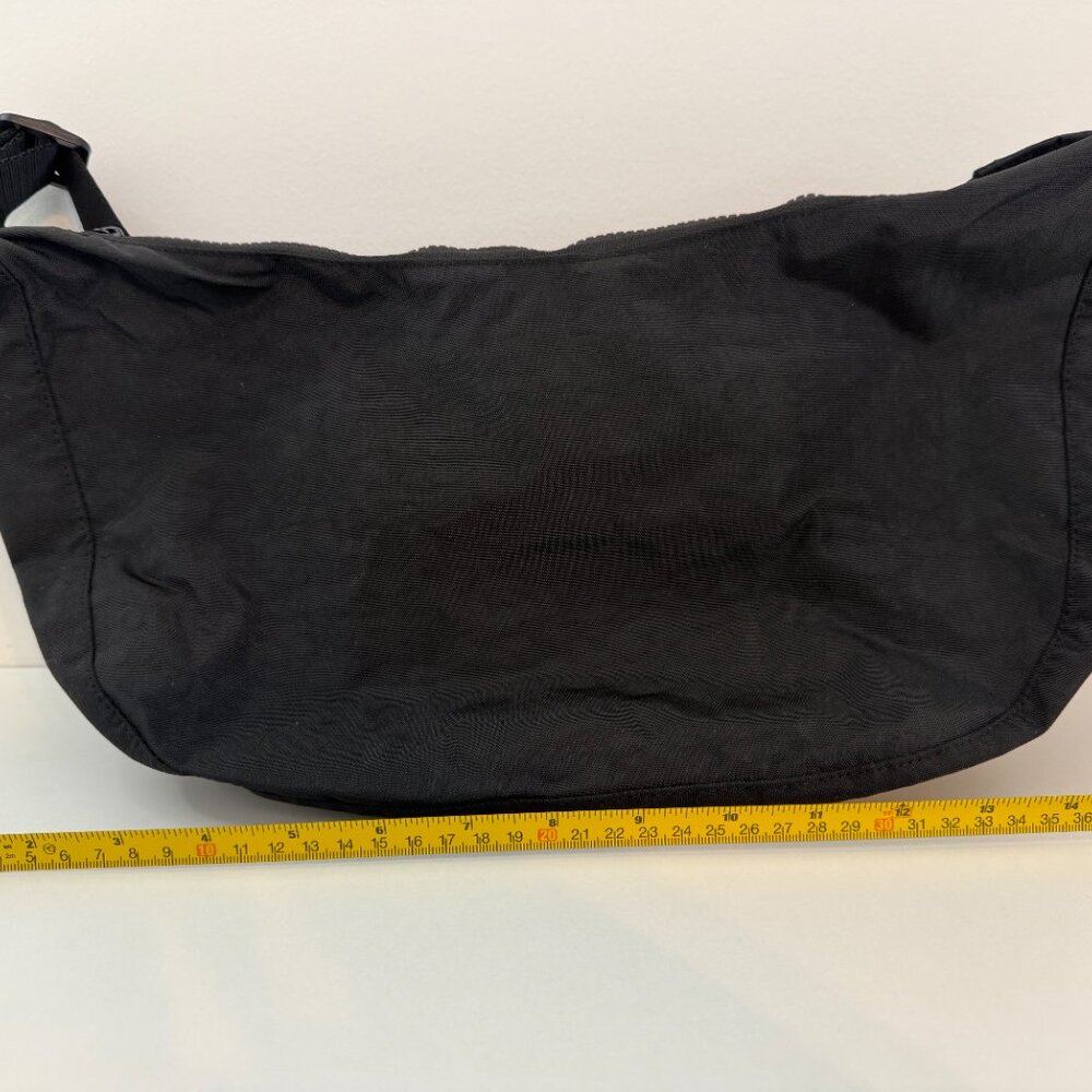 New Black Crossbody Cresent Sling Bag with Storage Pouch Water Restistant - Picture 10 of 11